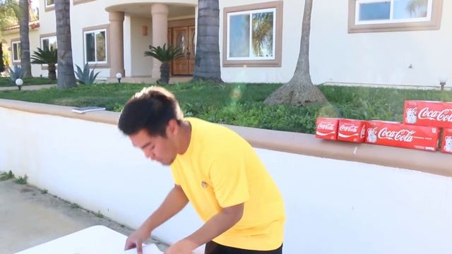 Coke vs Pepsi Pretend Play! Funny Boy Goes Shopping & Play Stacking Game смотреть онлайн