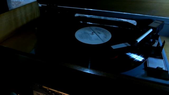 Поет Людмила Зыкина, первая сторона смотреть онлайн