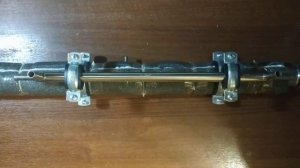 Крепление доохладителя к царге с помощью сантехнических хомутов - ректификационная колонна.