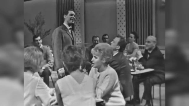 10 песен, в исполнении Эдуарда Хиля!)))