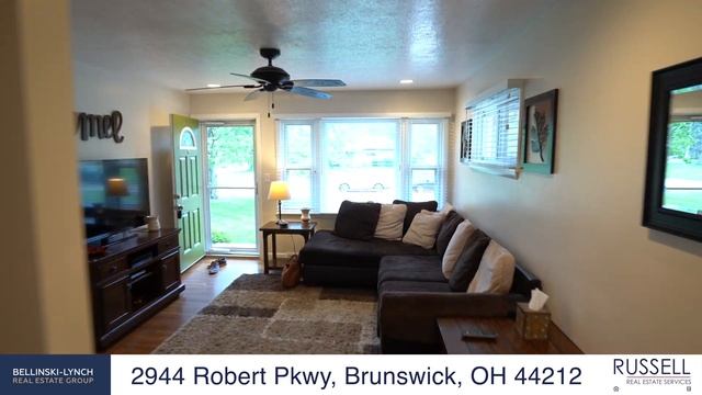 New Listing Walkthrough Tour - 2944 Robert Pkwy Brunswick Ohio смотреть онлайн
