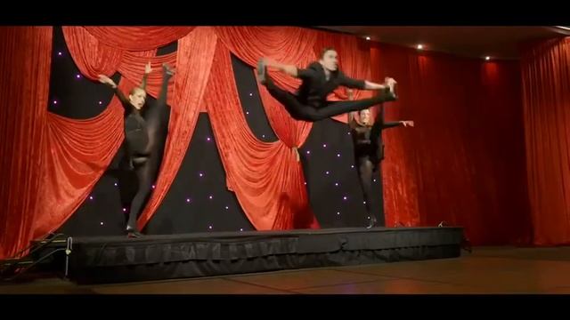 FX Entertainment Aus Presents Parisian Can Can and Moulin Dancers смотреть онлайн