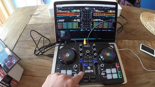 Hercules DJControl Instinct P8 unboxing and test - DJUCED 40° смотреть онлайн