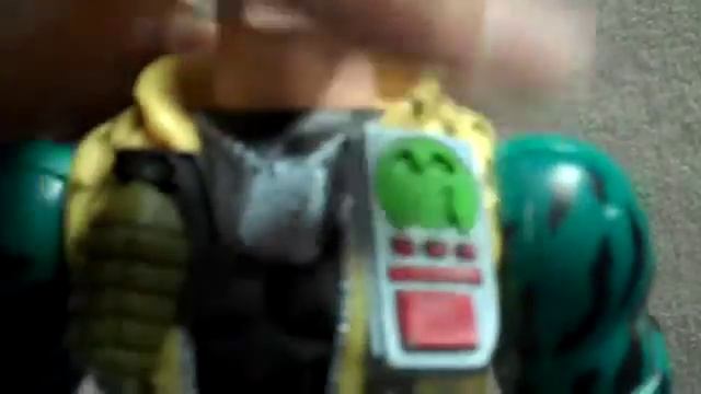 Small Soldiers 12 inch Talking Chip Hazzard смотреть онлайн