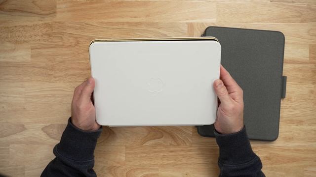 Magic Keyboard Folio vs Combo Touch for iPad 10th Gen - FULL Comparison смотреть онлайн