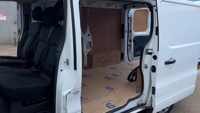 Yl65byu 2015 VAUXHALL VIVARO L1 DIESEL 2700 1.6CDTI 115PS Sportive H1 Van смотреть онлайн