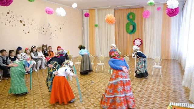 Танец бабушек 8 сад утренник 8 марта! смотреть онлайн