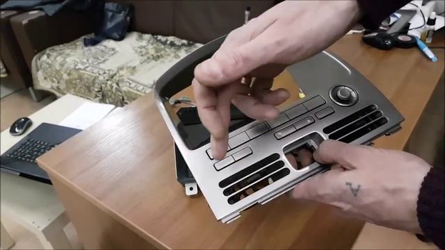 Планшет в Nissan Wingroad смотреть онлайн