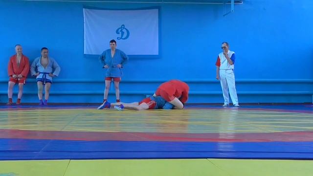 Эти парни тренируются в школе самбо Пушницы смотреть онлайн
