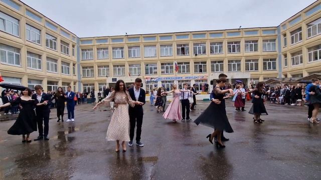 Школа №51 Москва. Последний звонок. Май 2022. 4k/UHD 60p смотреть онлайн