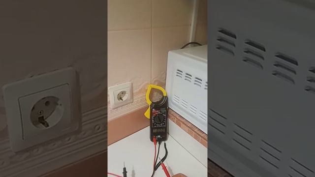 Как определить фазу и ноль мультиметром. смотреть онлайн