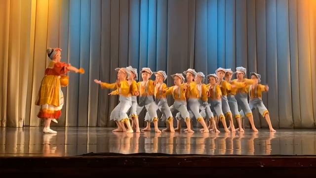 Лоботрясы Ритмы века 17.05.23 смотреть онлайн