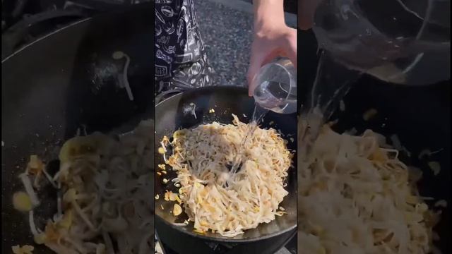 Пад ТАЙ с креветками смотреть онлайн