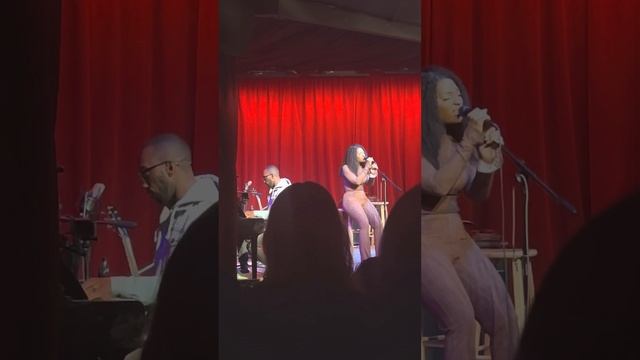 Blush, Songwriter of Demi Lovato’s “Dancing With The Devil” performs it live at The Hotel Cafe смотреть онлайн