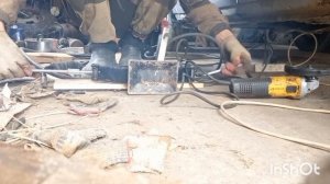 починил винтовой домкрат,(сорвало резьбу)теперь ручка вращается легче чем на новом