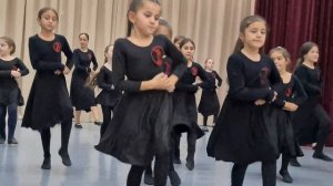 Аварский танец. Уроки Кавказские танцы .Дети танцуют
