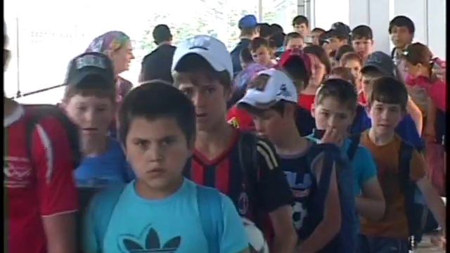 В течение лета поездами РЖД в Крым — через Анапу - на отдых планируется отправить 8 тысяч детей. смотреть онлайн