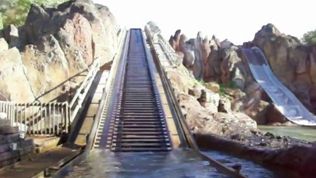 Такой волной меня еще не накрывало! Аттракцион Порт Авентура смотреть онлайн