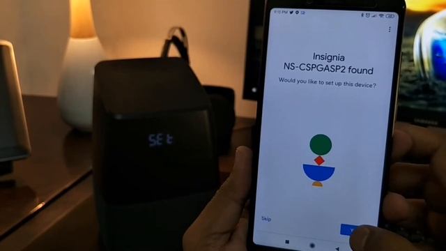 Unboxing + Review // Insignia Voice - Portable Voice-Activated Speaker with Google Assistant смотреть онлайн