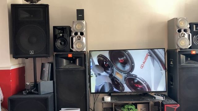 JBL JRX215+218S - HOW LOW CAN YOU GO (iPhone SE) смотреть онлайн
