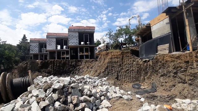 Купить таунхаус, коттедж, виллу в коттеджном поселке. Алушта S от 173м2, от 2 -14 сот Цена от 18 мл