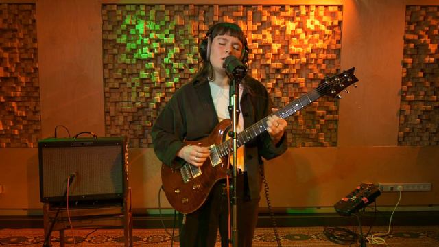 Freya Roy 'Calling My Name' Selector Radio Session смотреть онлайн
