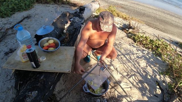 #proкухня Уха на Дону из кефали по астрахански. Ловим чистим варим пеленгаса. Донская уха смотреть онлайн