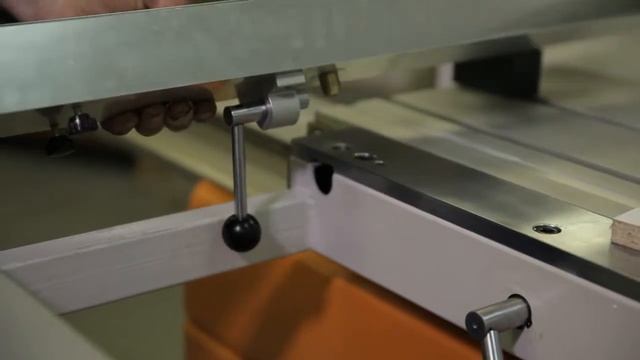 Форматно раскроечный станок FILATO FL 3200L. Установка пильных дисков и настройка станка мастером смотреть онлайн