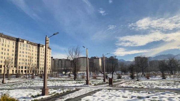 Бишкек, Кыргызстан. Асанбай, 10-12 микрорайоны, Южные ворота