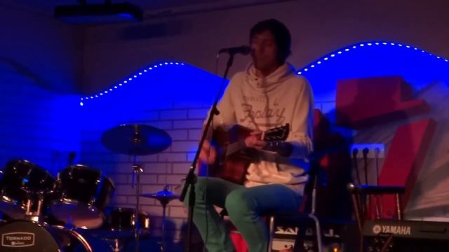 Саша Космос - Кленовый лист (Е. Летов) Белореченск 2.04.16. смотреть онлайн