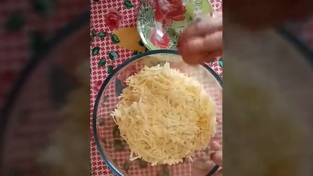 Пироги с швейцарским сыром