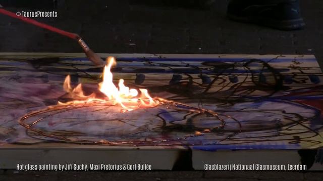 Jiri Suchy hot glass painting with Maxi Pretorius in Glasblazerij Leerdam смотреть онлайн