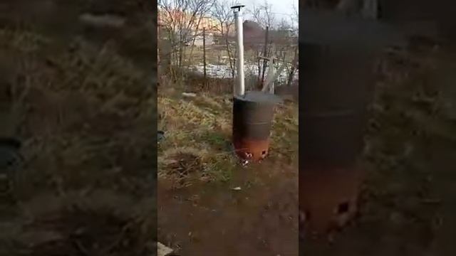 Печка-бочка для сжигания мусора на дачном участке. Демонстрационное видео смотреть онлайн