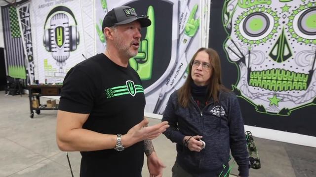 Обучение стрельбе из блочного лука. Урок 2 из 3 смотреть онлайн