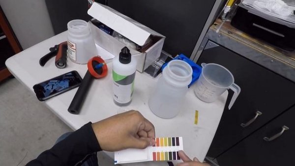 What is the pH level of CarPro Lift?