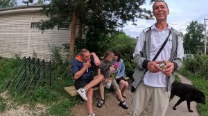 Отпросился с работы, Сёме нигде не дают, Денис завёл опарышей, DK с Надей, Света, Сиплый, Лена'