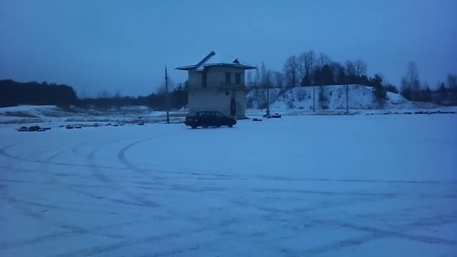 VW Passat B4 Winter Drift :D смотреть онлайн