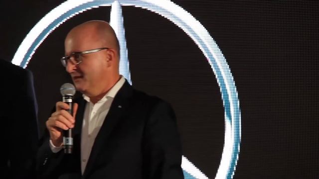 Открытие Центра Автомобильного искусства Мерседес-Бенц Плаза смотреть онлайн