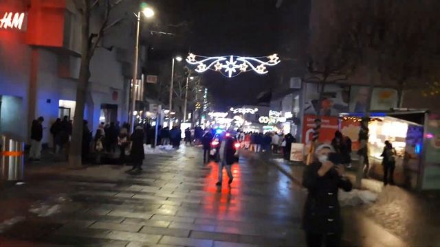 Vienna, Meidling, street performance смотреть онлайн