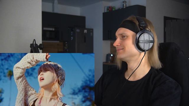 IU Holssi | reaction | Проф. звукорежиссер смотрит смотреть онлайн