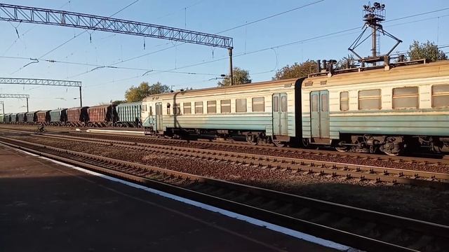 ЕР9м-547 Гребенка - Киев пасс. смотреть онлайн