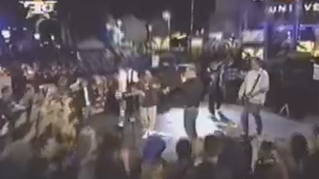 Crazy Town - Butterfly live 2001 смотреть онлайн