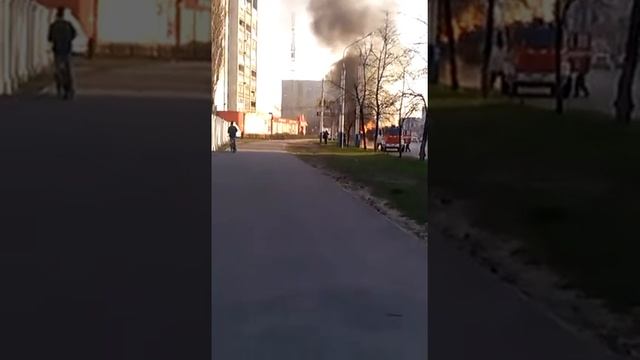 Жаркий день на Ленинском проспекте смотреть онлайн