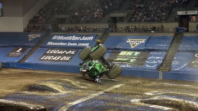 Monster Jam - Best CRASHES of the 2023 Season! смотреть онлайн