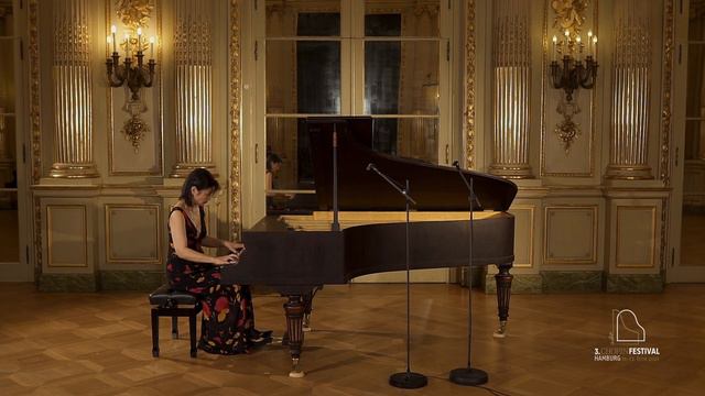 Mari Kodama plays Ravel Sonatine on Erard (1880) смотреть онлайн