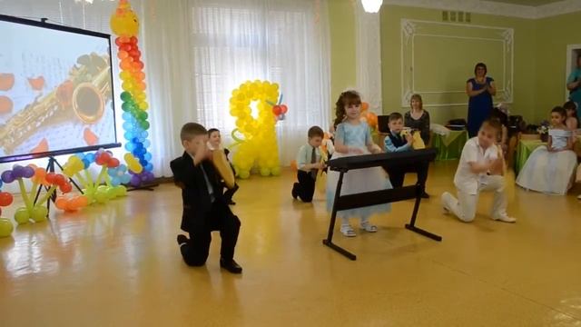 ПРИКОЛЬНЫЙ ТАНЕЦ В ДЕТСКОМ САДУ