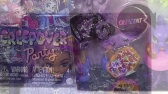 Monster High Draculaura Frankie And Clawdeen Creepover Dolls, Budget Line And Coffin Bean Playset смотреть онлайн