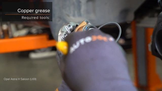 How to change front wheel bearing on OPEL ASTRA H Saloon [TUTORIAL AUTODOC] смотреть онлайн