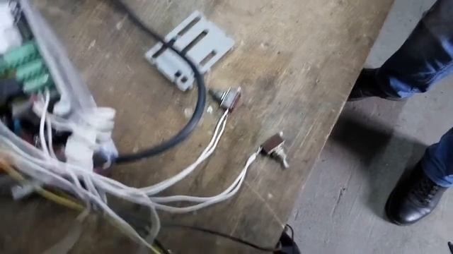 Пуск частотника Schneider Electric ATV31 смотреть онлайн