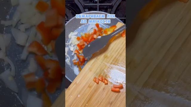 Сосиски. Фасоль. Если не знает что делать с замороженным шпинатом, то этот простой рецепт для вас смотреть онлайн